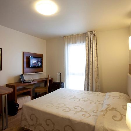Villa Val Senart 1Ere Avenue Quincy-sous-Sénart 객실 사진